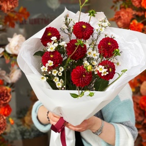 Букет "Марс" из георгин и хамелациума в Фрязино