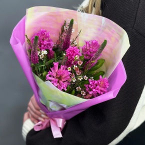 Букет "Вспышка" из гиацинтов, хамелациума и вероники в Фрязино