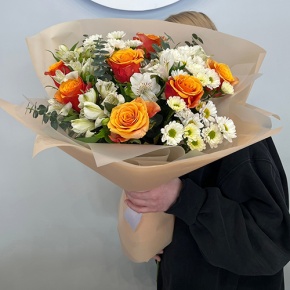 Букет "Апельсин" из роз и хризантем сантини в Фрязино