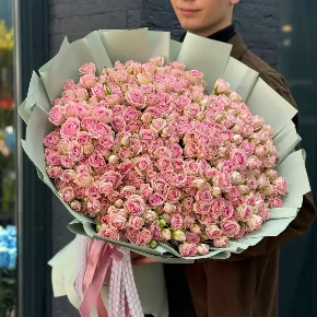 Букет из 101  нежно -розовой кустовой розы (70 см) в Фрязино