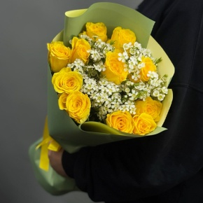Букет "Нотка счастья" из лимонных роз и хамелациума (40 см) в Фрязино