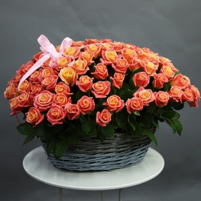 Композиция в корзине из 101 розы Мисс Пигги (50 см) в Фрязино