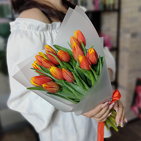 Букет из 15 огненных тюльпанов в Фрязино