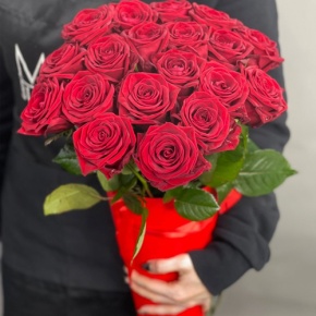 21 красная роза в конусе (50 см) в Фрязино