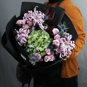 Букет "Бессоница" из хризантем Виена, сафари, кустовых роз, Голландской гортензии и эрингиума в Фрязино