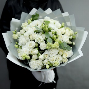 Букет "Маскарпоне" из роз, диантусов, эустом и гиперикума в Фрязино