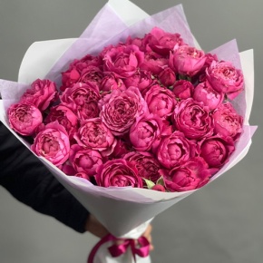 Букет из 11 кустовых пионовидных роз Джульетта в Фрязино