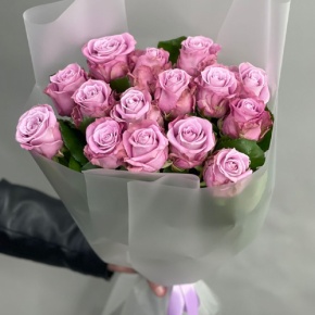 Монобукет из 15 малиновых роз Меритим (50 см) в Фрязино