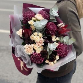 Букет "В каждом мгновении" из хризантем Бигоуди, кустовых роз, сафари, гербер Экзотик и диантусов в Фрязино