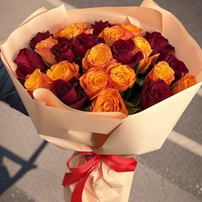 Букет "Благородный" из 27 Кенийских роз микс (40 см) в Фрязино