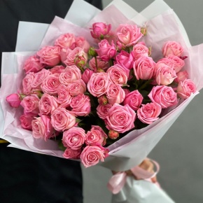 Букет из 11 нежных кустовых роз в Фрязино