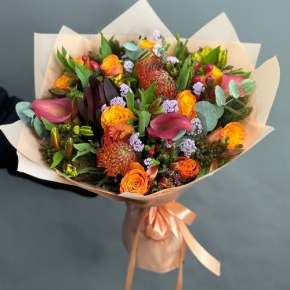Букет "Даниэлла" из калл, роз, гиперикума, сафари, капса и лейко в Фрязино