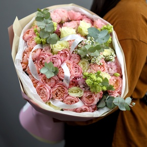 Букет "Миссис" из кустовой розы Джульетта и эустом в Фрязино