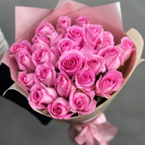 Букет из 25 розовых роз кения (40 см) в Фрязино