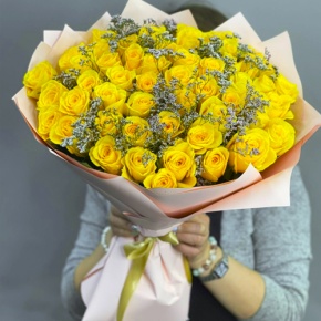 Букет из 51 лимонной розы с лимониумом в Фрязино