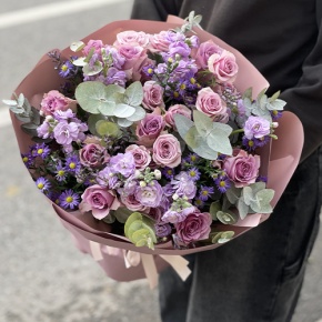 Букет "Хрустальный" из роз, астера и ароматных маттиол в Фрязино