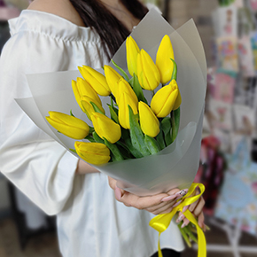 Букет из 15 жёлтых тюльпанов в Фрязино