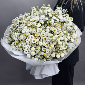 Букет "Эдем" из хризантем, маттиол и ромашек в Фрязино