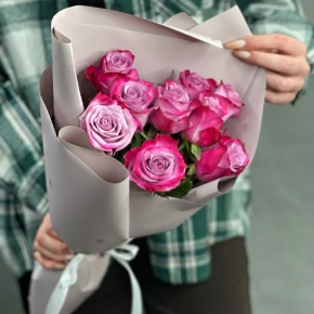 Букет "Сесилия" из 9 фиолетовых роз кения (40 см) в Фрязино