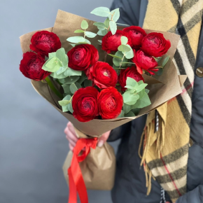 Букет из 11 ранункулюсов и эвкалипта в Фрязино