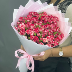 Букет из 19 кустовых роз Фаерворкс (60 см) в Фрязино