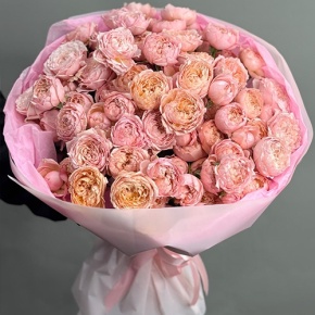 Букет из 35 кустовых пионовидных роз Джульетта (60 см) в Фрязино