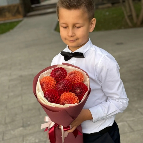 Букет из 7 сезонных георгин в Фрязино