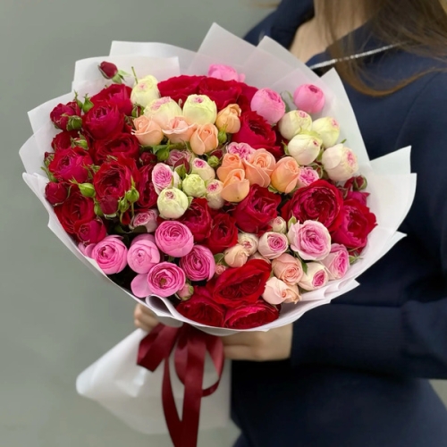 Букет из 15 разноцветных веток кустовых роз в Фрязино
