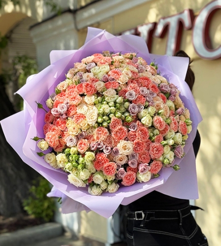 Букет из 101 кустовой розы микс в Фрязино
